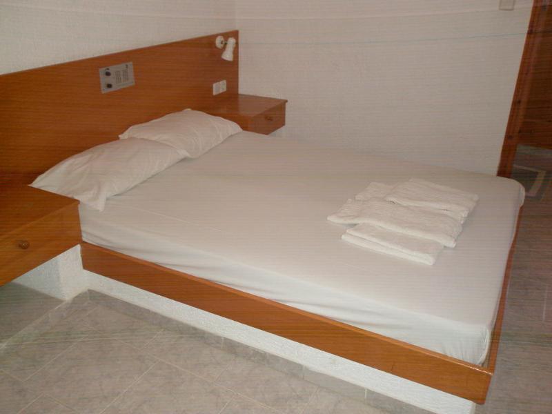 Artemis Hotel Agios Stefanos  Exterior photo