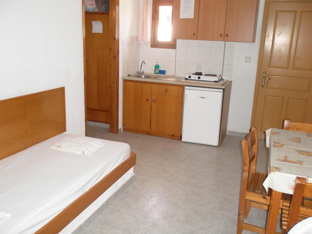 Artemis Hotel Agios Stefanos  Exterior photo